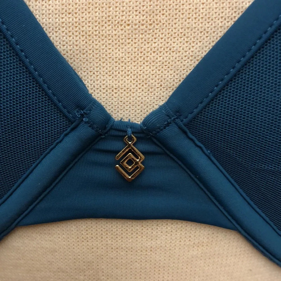 Third Love 24/7 Classic Uplift Plunge Bra- 32B - Picture 4 of 10